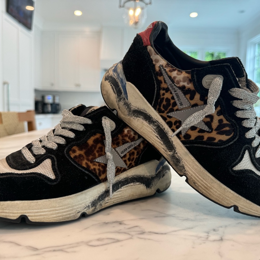 ♥️ Golden Goose RUNNING Sneakers 36 6 So cute, loved but lots of life left! 🔥